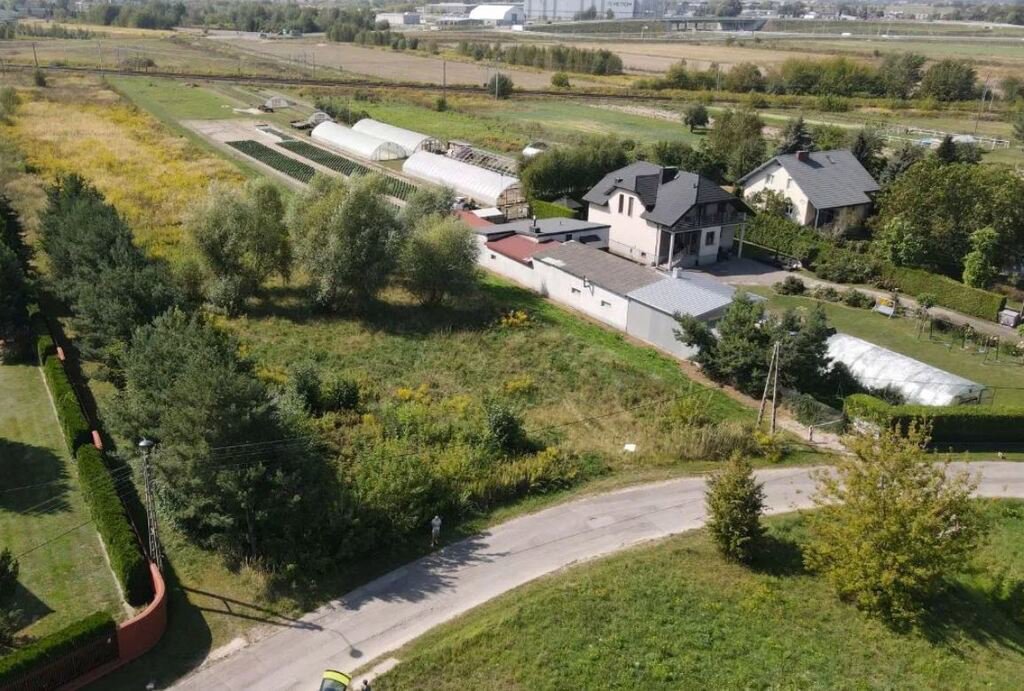 Działka pod 12 lokali mieszkalnych!