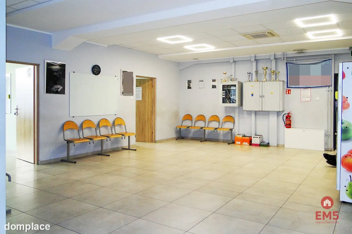 Budynek 1400 m2. Szkoła, fitness, gabinety — zdjęcie 3