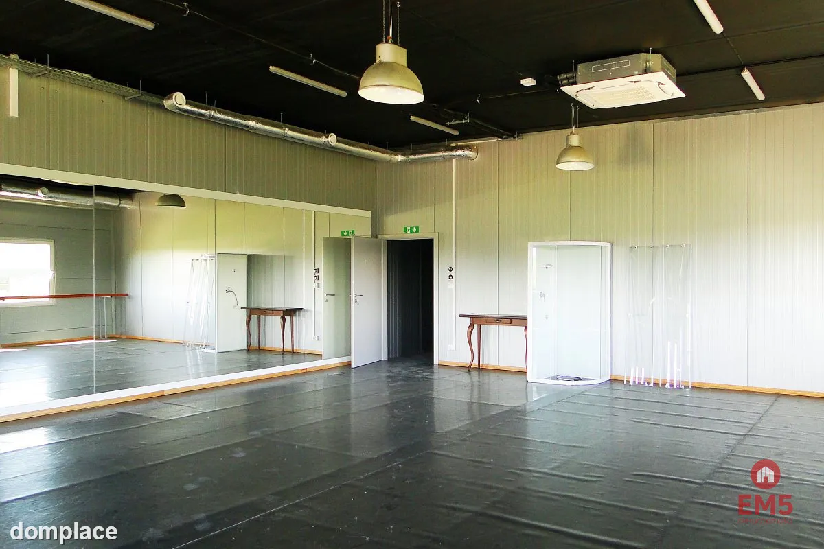 Budynek 1400 m2. Szkoła, fitness, gabinety — zdjęcie 2