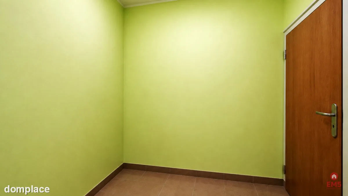Magazyn z windą towarową 490 m2 — zdjęcie 5