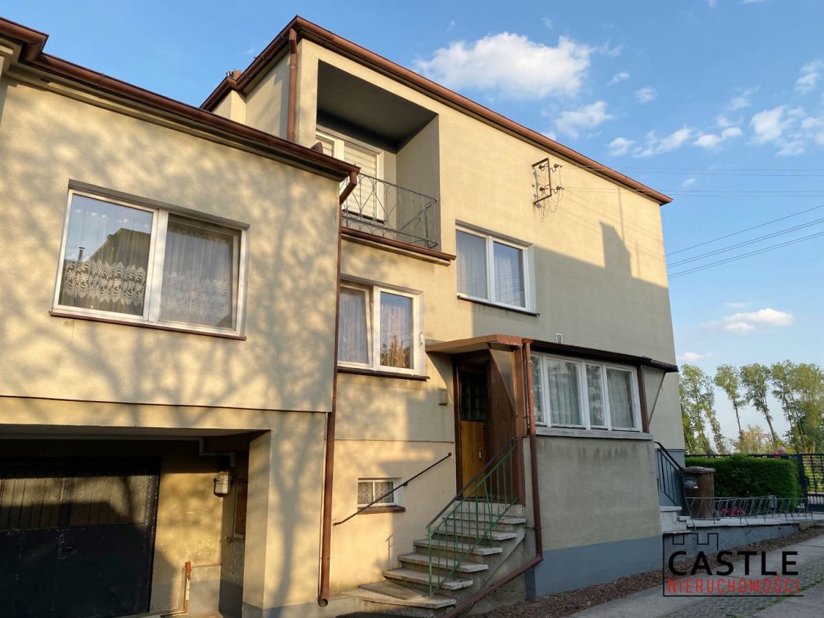 Dwa domy tańcowały-jeden duży, drugi niemały….