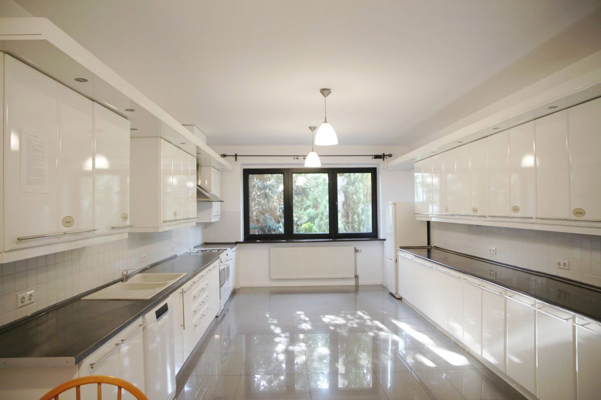 Inwestycja na firmę i wynajem. Duży dom w Poznaniu