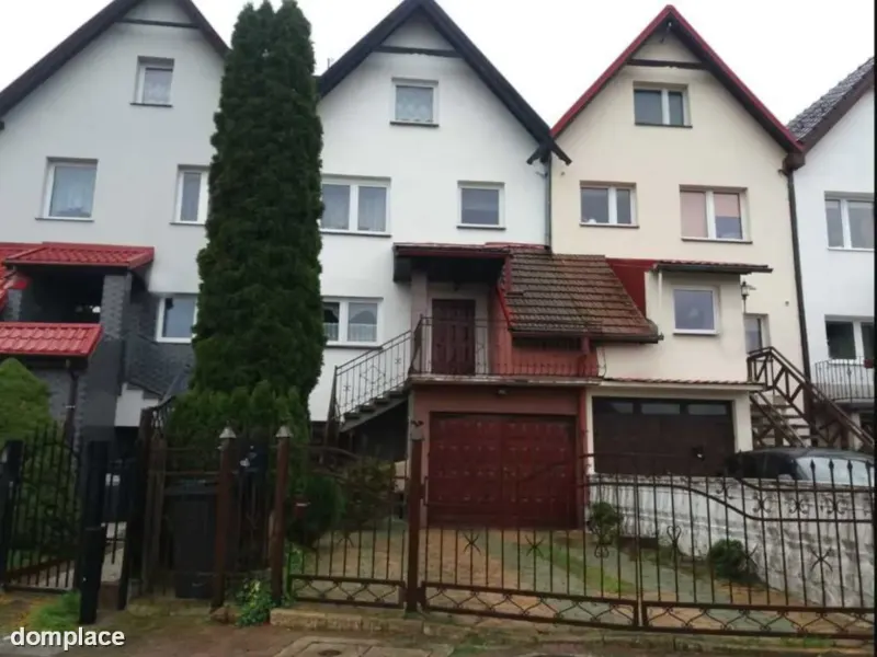 Zamieszkaj w domu nad morzem .