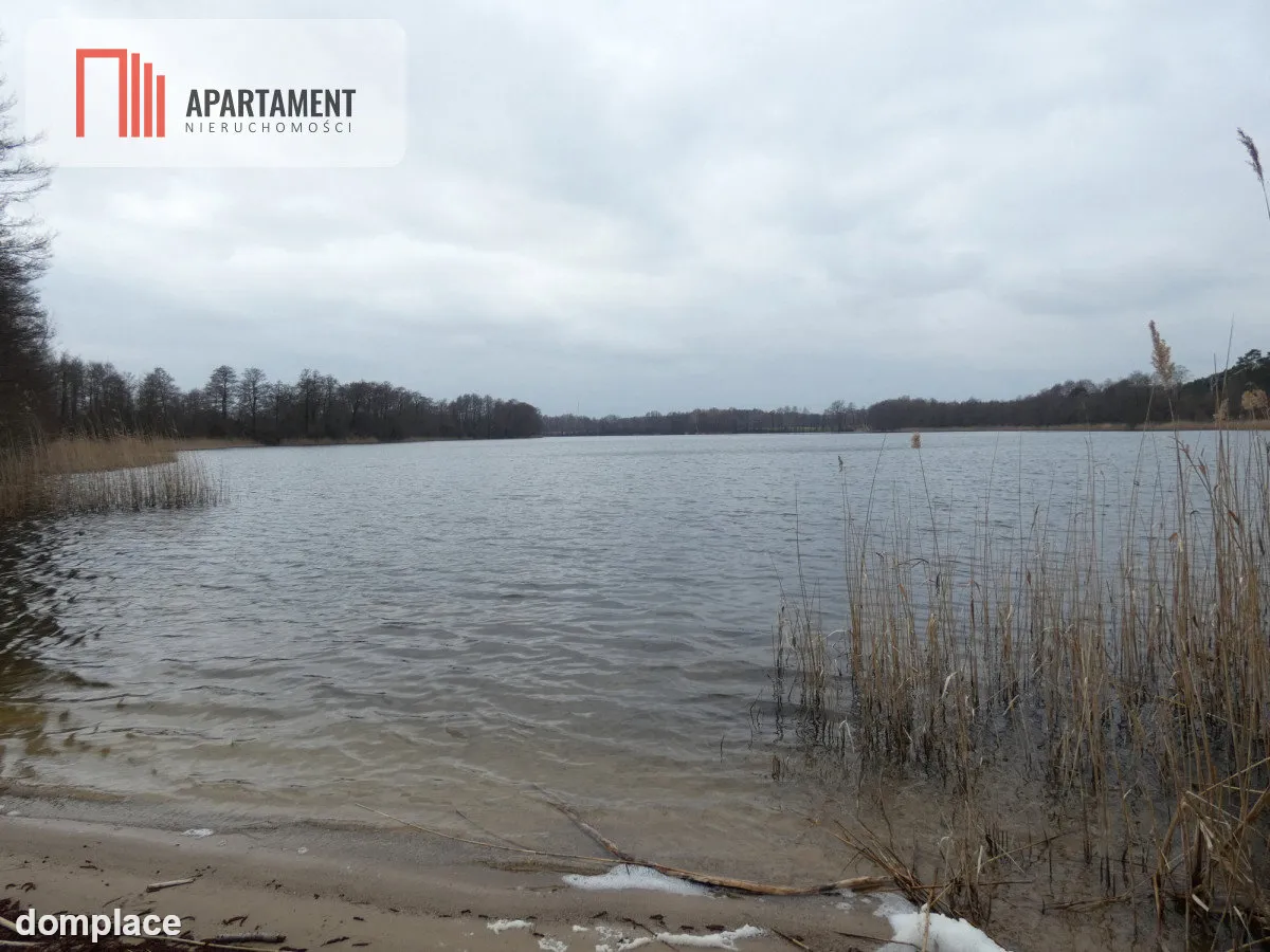 Działka z lasem blisko jeziora — zdjęcie 3