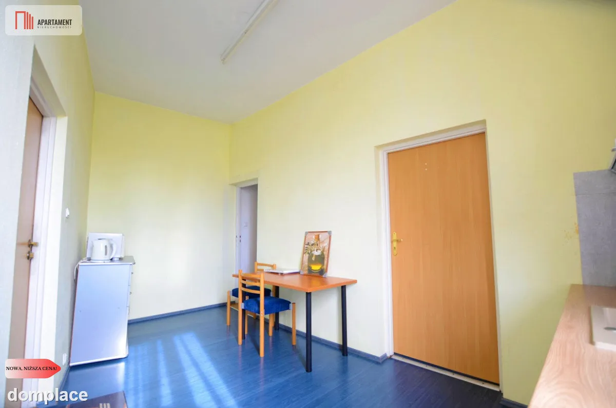 ODNOWIONA KAMIENICA W CENTRUM ŚWIECIA — zdjęcie 5
