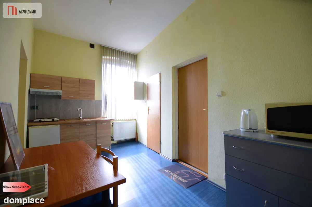 ODNOWIONA KAMIENICA W CENTRUM ŚWIECIA — zdjęcie 6