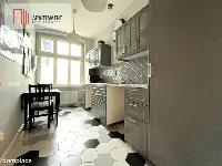 kamienica w ścisłym centrum, ogrzewanie miejskie — zdjęcie 9