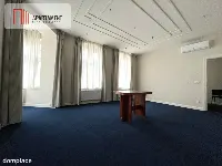 kamienica w ścisłym centrum, ogrzewanie miejskie — zdjęcie 1