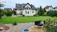 Wspaniała Nieruchomość z Urokliwym Ogrodem! — zdjęcie 3
