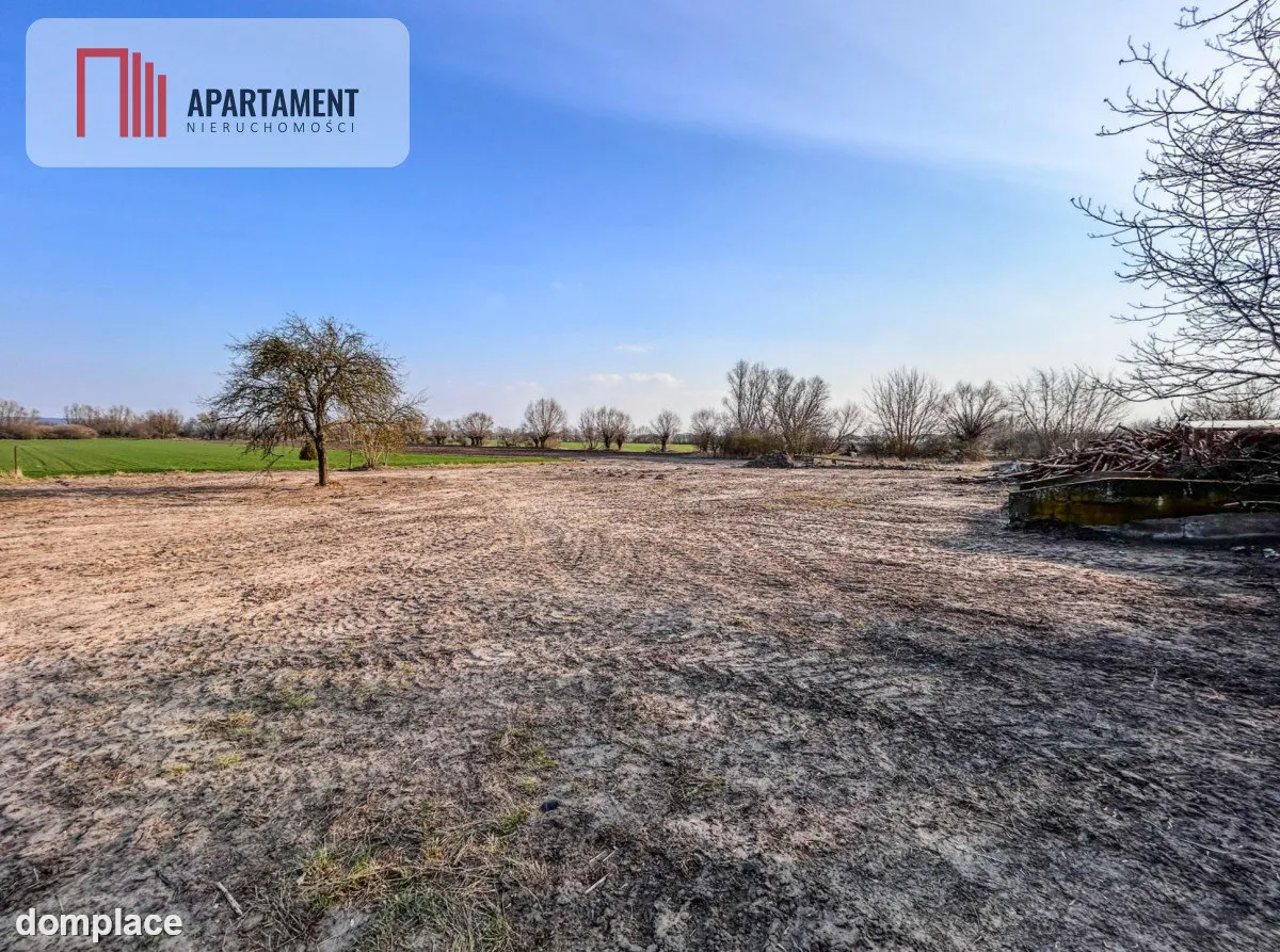 Działka w Grucznie 2166m² WZ, media w pobliżu — zdjęcie 2