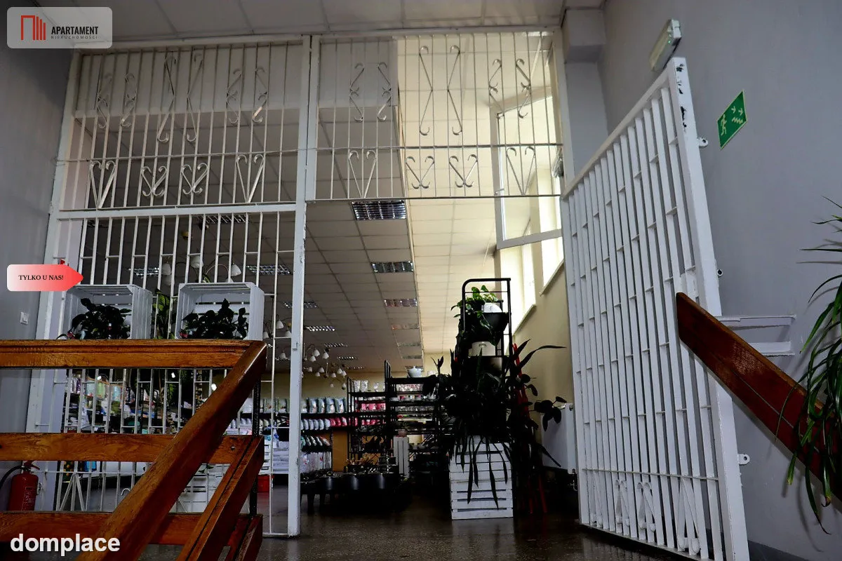 Lokal uslugowo-handlowy 500 m2, I piętro, winda — zdjęcie 11