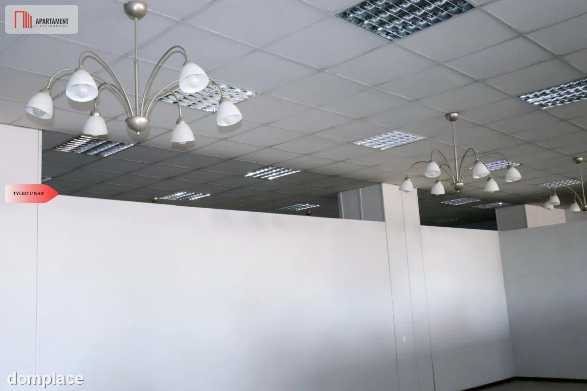 Lokal uslugowo-handlowy 500 m2, I piętro, winda — zdjęcie 4