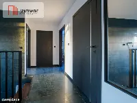 Dom z widokiem na jezioro, garaż, spokojna okolica — zdjęcie 13
