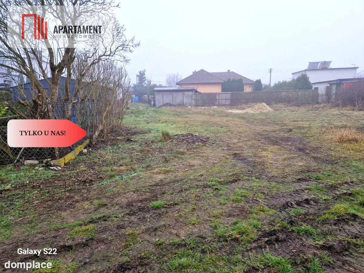Działka w centrum osiedla — zdjęcie 3