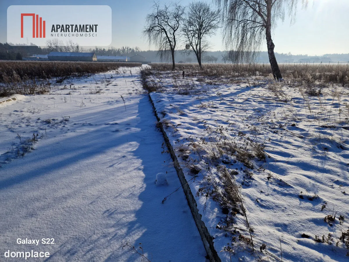 Zespół kilkunastu działek budowlanych