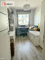 Nowoczesny apartament z dwoma balkonami oraz windą — zdjęcie 9