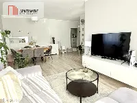 Nowoczesny apartament z dwoma balkonami oraz windą — zdjęcie 3
