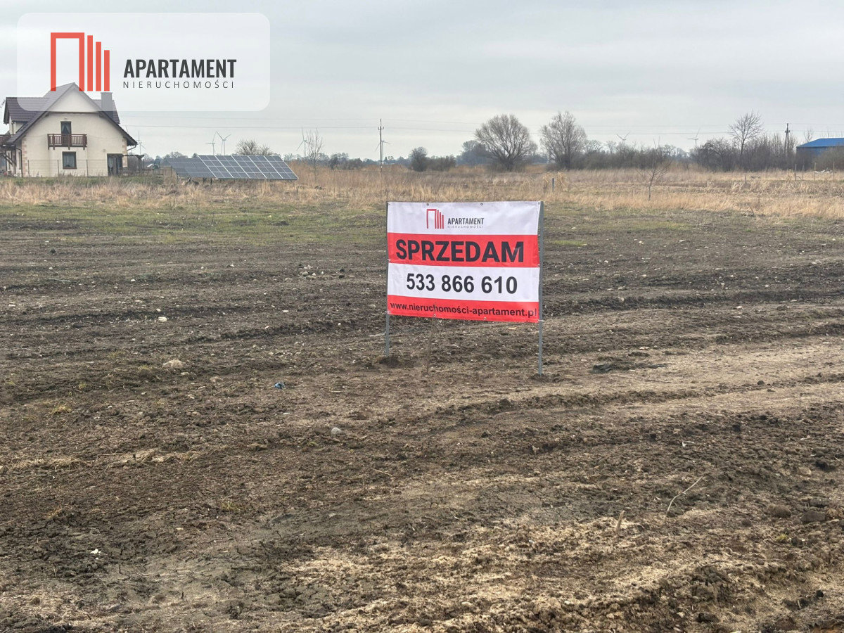 4 działki mieszkaniowo- usługowe