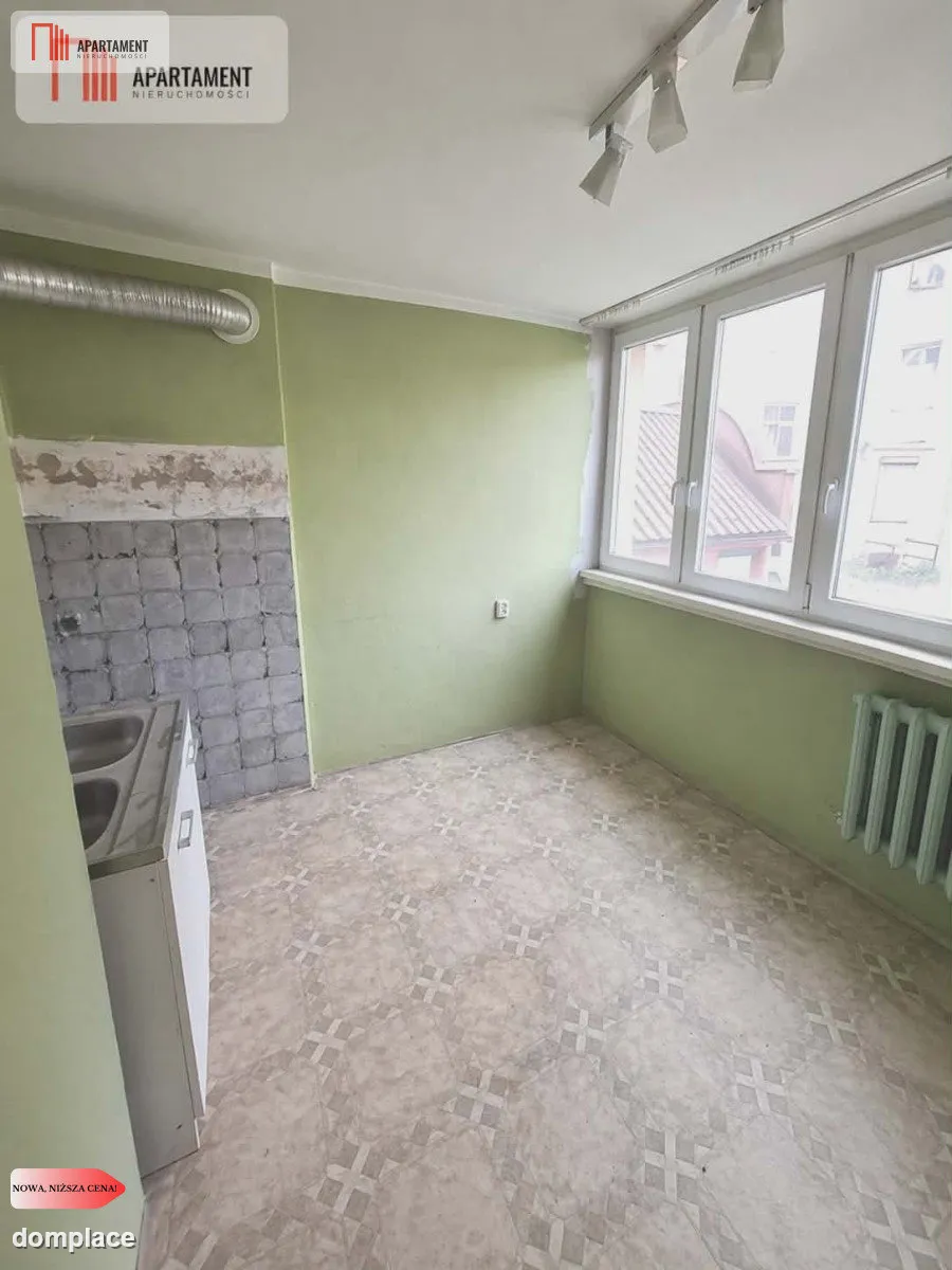 M3-wysoki parter-balkon-do remontu-fabryczne — zdjęcie 5