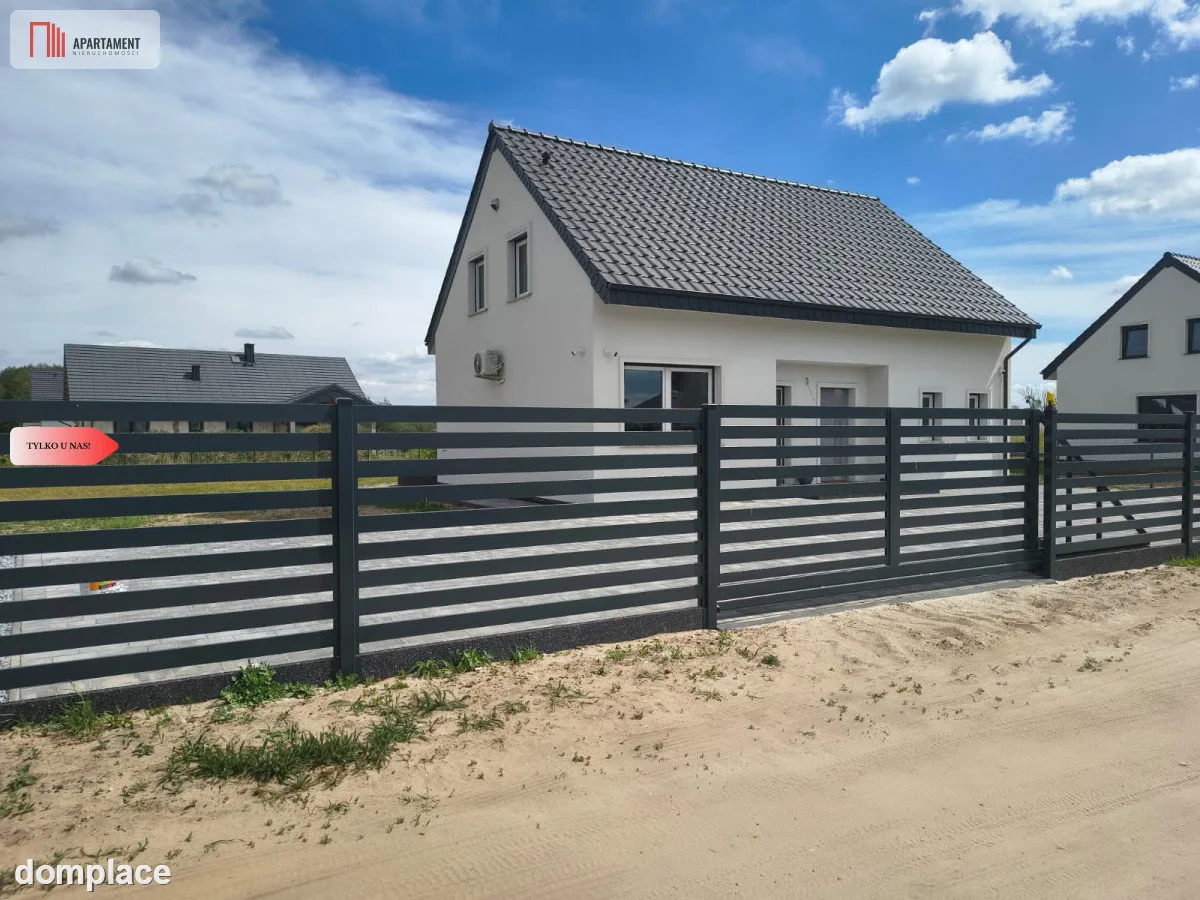 Dom obok lasu w spokojnej okolicy — zdjęcie 2