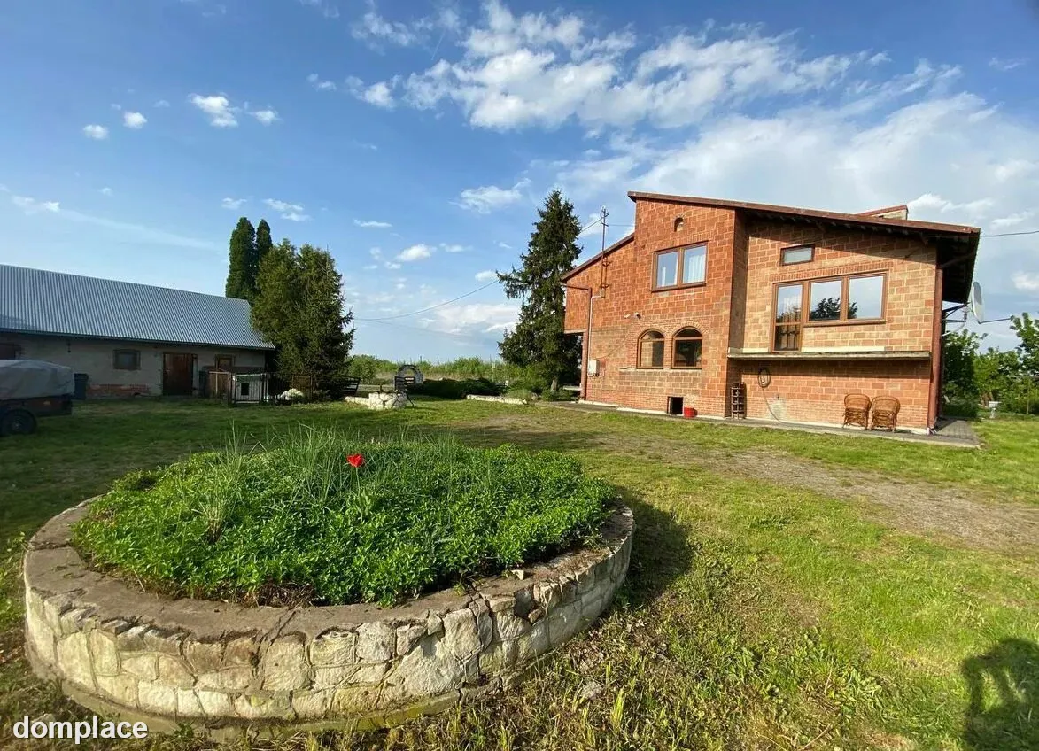 Nieruchomość z gruntami rolniczymi , Machów, gmina Wilków (woj lubelskie)