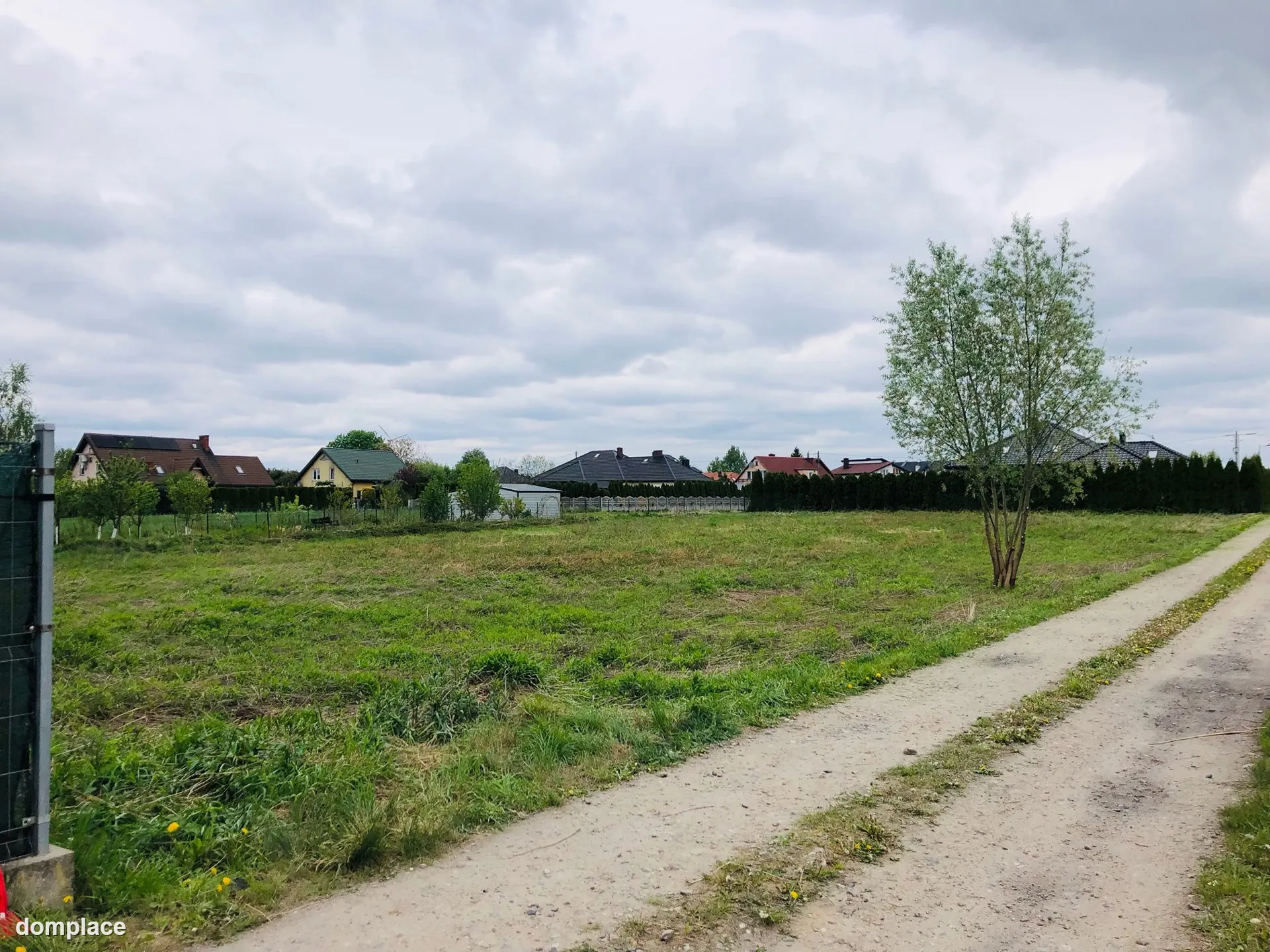 Działka budowlana 1300m2, WZ bezterminowe, Media, Kolej, Sklepy. Lokalizacja Miasto! — zdjęcie 7