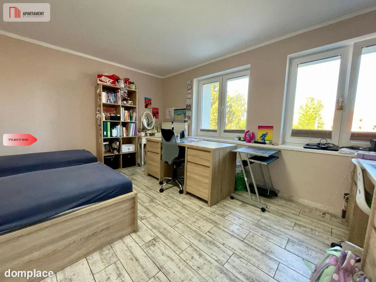 Nowoczesna przestrzeń z balią ogrodową — zdjęcie 11
