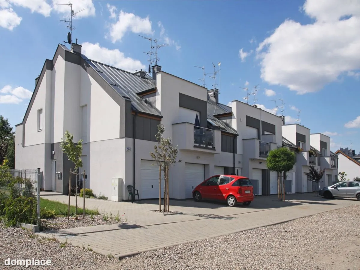 Komfortowe -3pokoje z  balkonem.