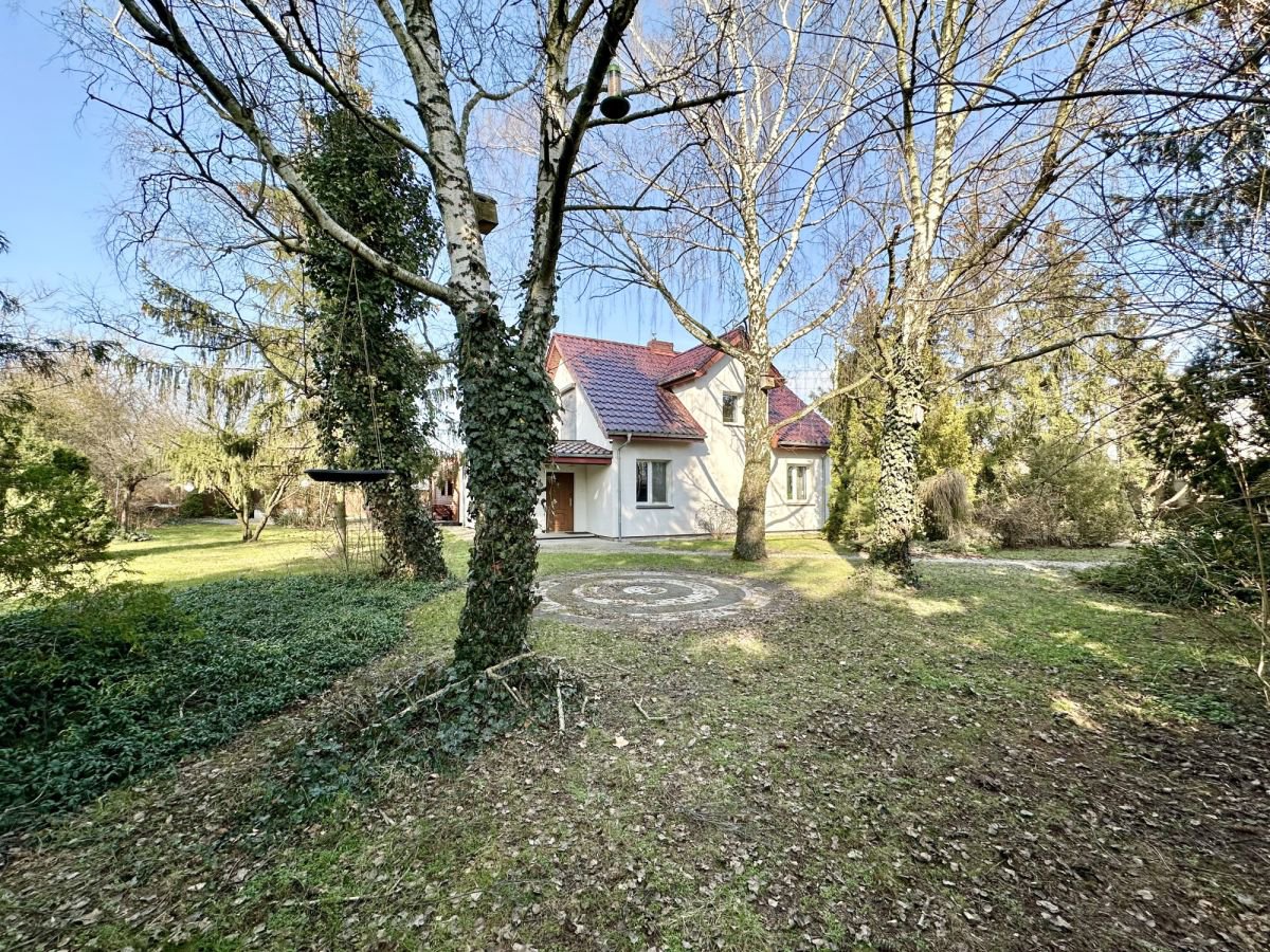 Dom z bajkowym ogrodem