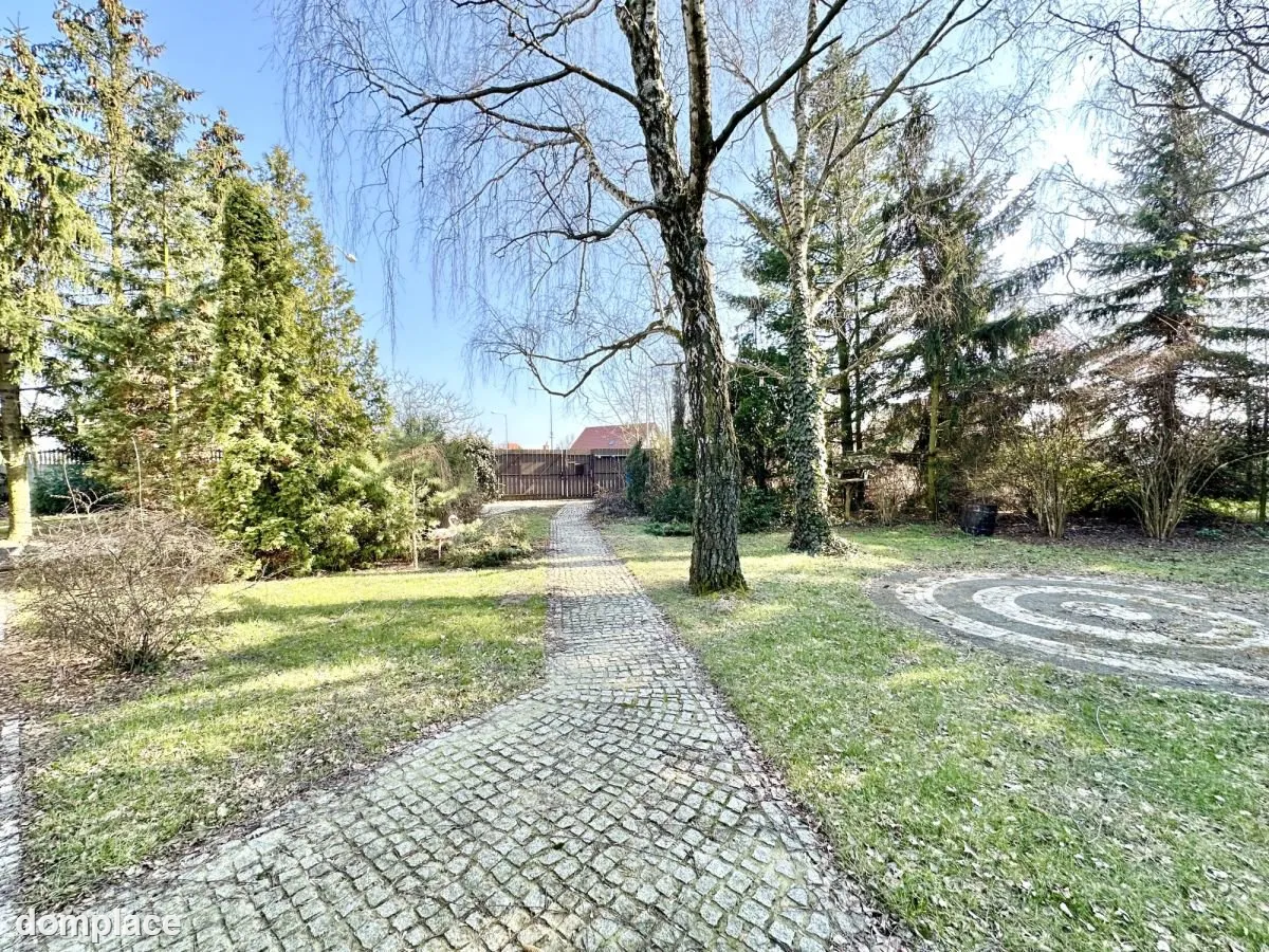 Dom z bajkowym ogrodem — zdjęcie 19