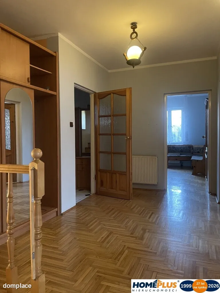 Przestronny dom 300 m², 9 pokoi, działka 800 m²