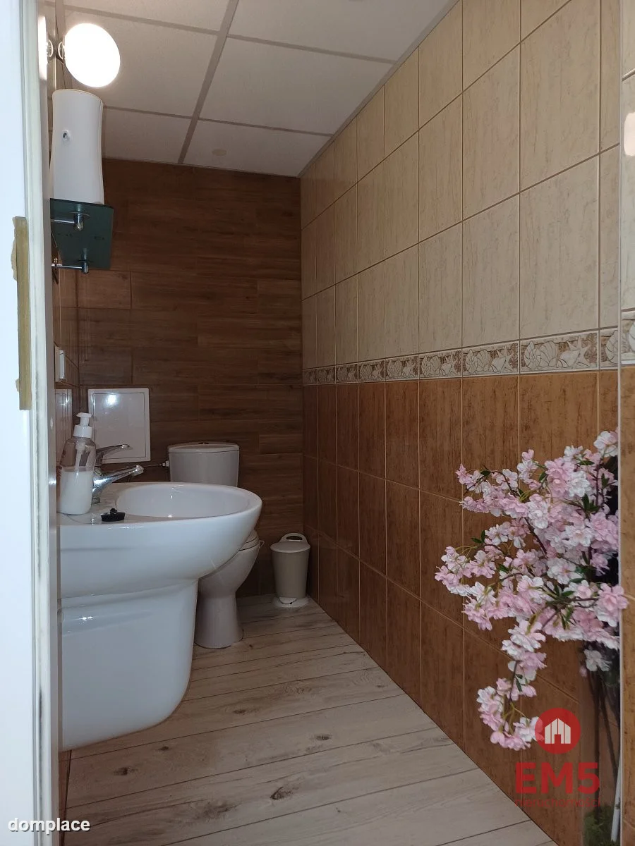 Atrakcyjny lokal w centrum, prestiżowa lokalizacja — zdjęcie 7