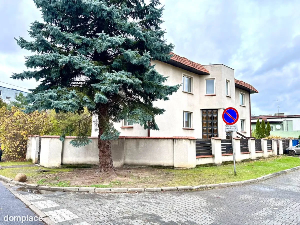 Dom z czytelnym adresem. — zdjęcie 19