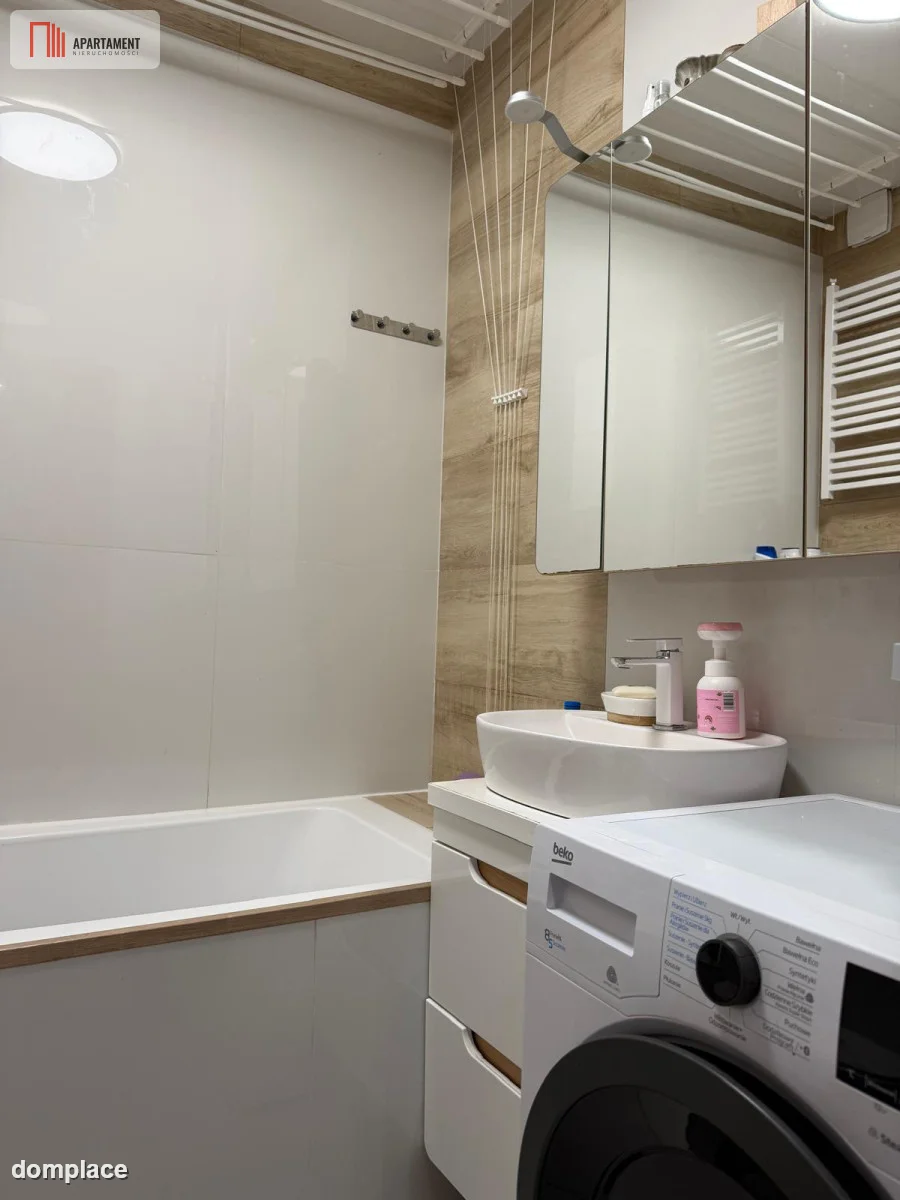 komfortowe mieszkanie z balkonem i dużą kuchnią — zdjęcie 9