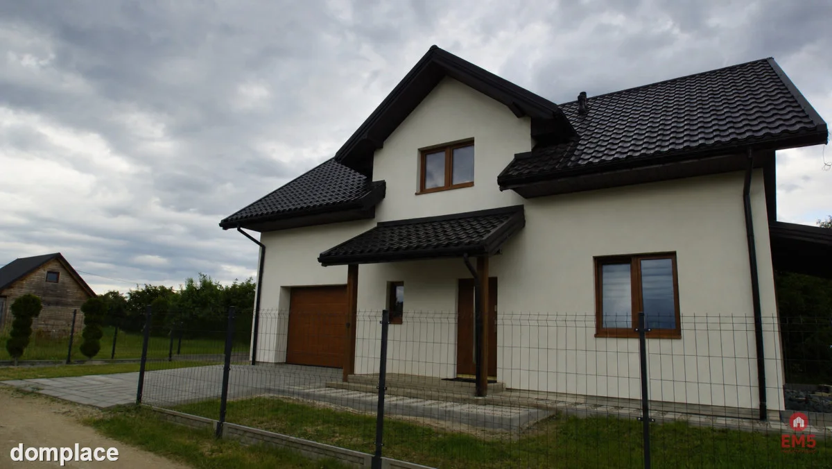 Wolnostojacy dom w spokojnej okolicy — zdjęcie 2