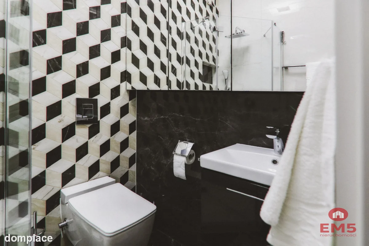 Dwupoziomowy Apartament z Panoramą na Jezioro — zdjęcie 13