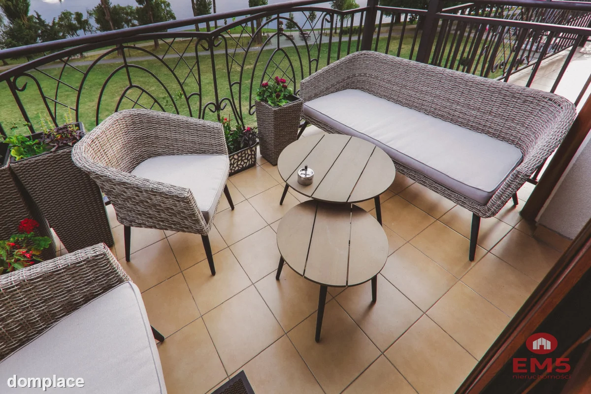 Dwupoziomowy Apartament z Panoramą na Jezioro — zdjęcie 14