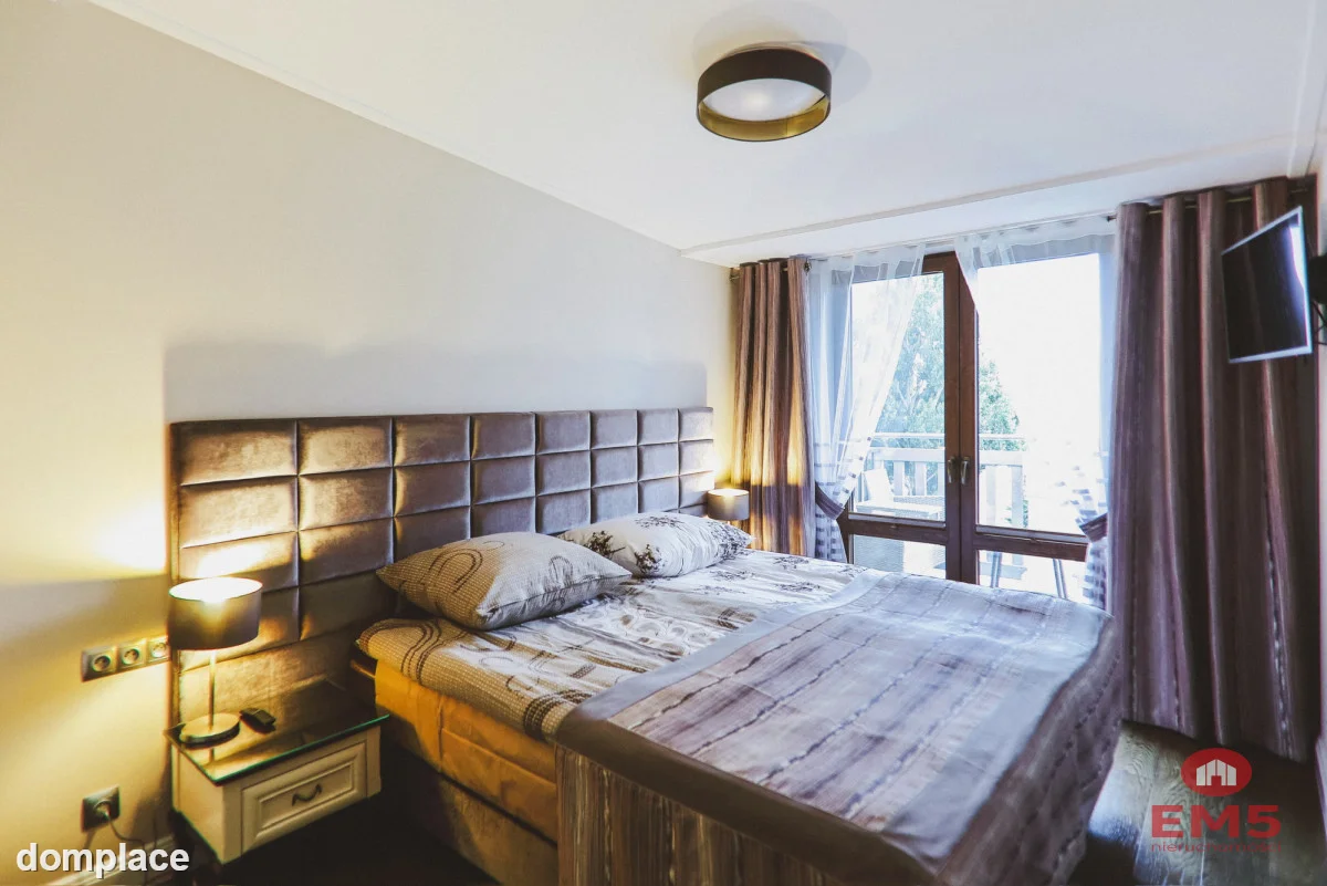 Dwupoziomowy Apartament z Panoramą na Jezioro — zdjęcie 9