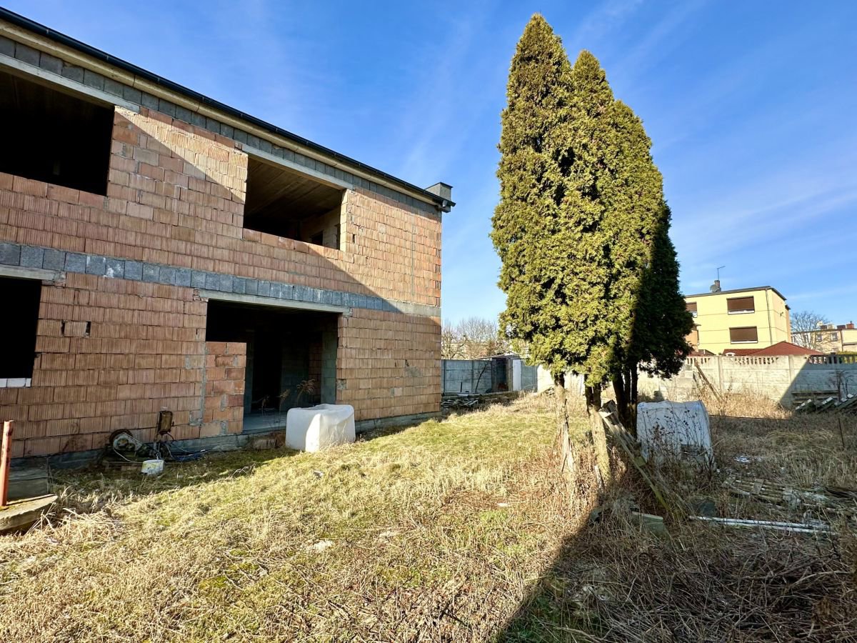 Budynek do wykończenia w doskonałej lokalizacji