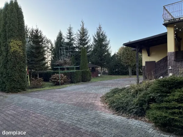 Dom 286 mkw z częścią handlową 230 mkw w Dęblinie. — zdjęcie 2