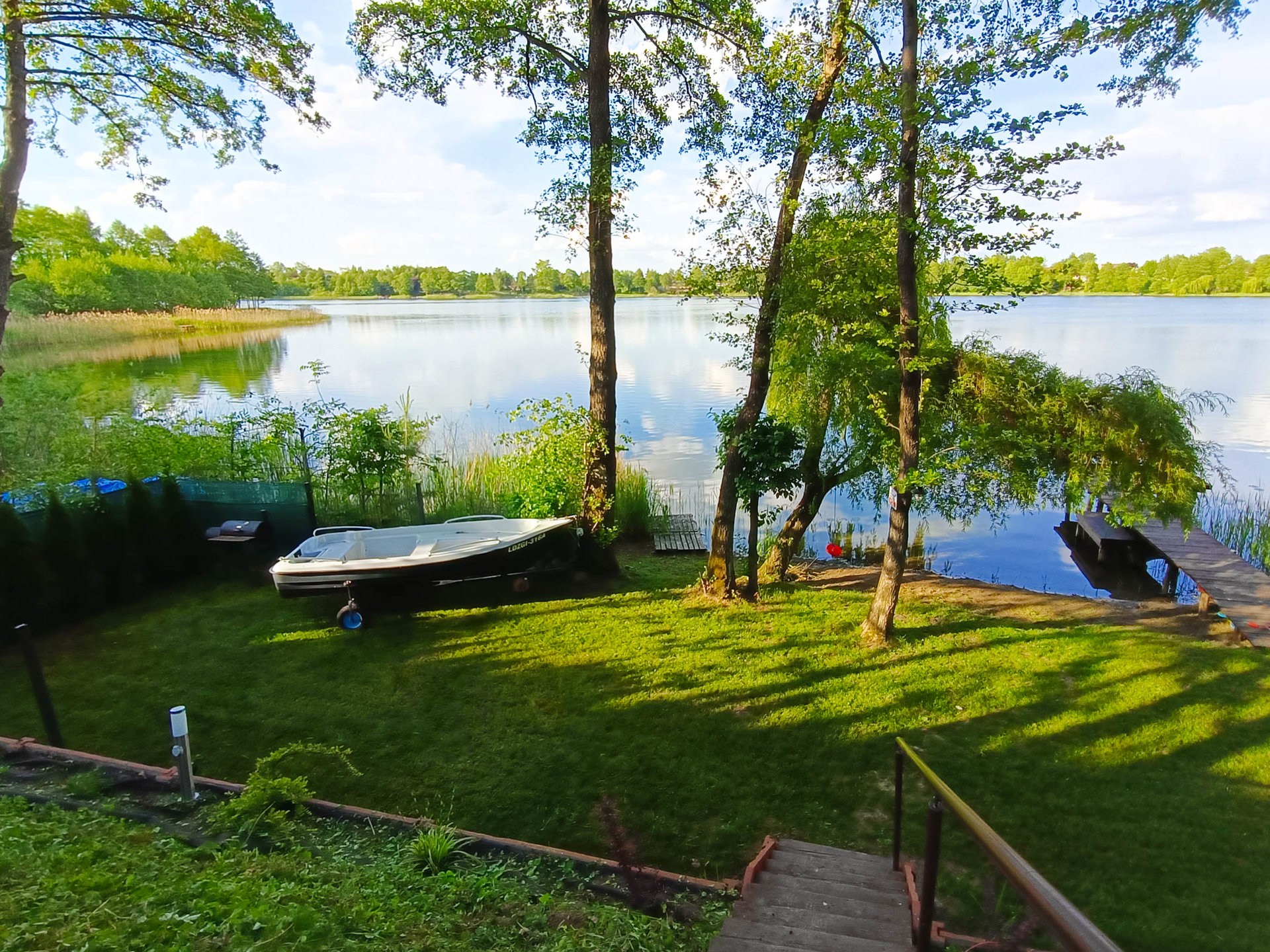 Ten widok Cię oczaruje - dom z linią brzegową
