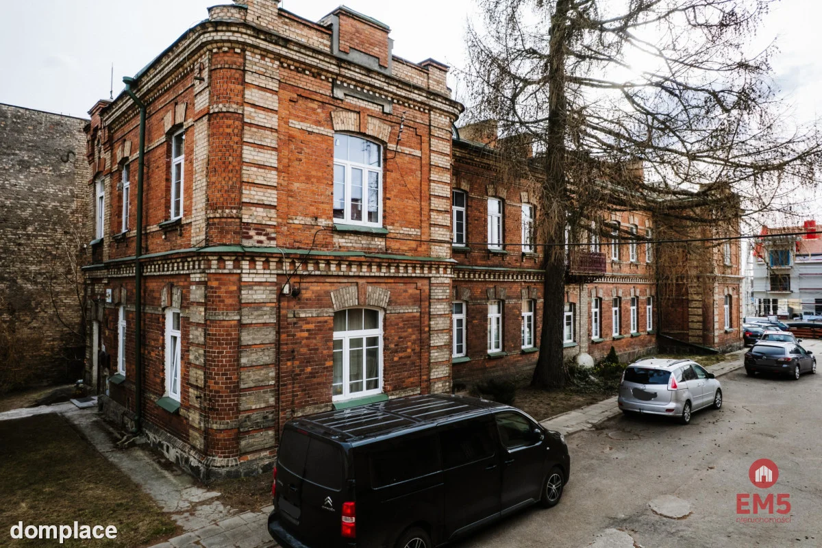 Mieszkanie w kamienicy w centrum miasta — zdjęcie 9