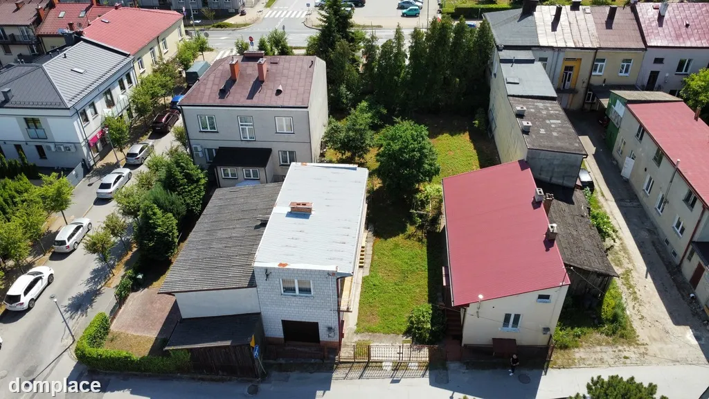 Dwa domy (165 m2) na działce w centrum Zwolenia.