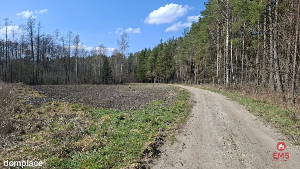 Działka budowlana pod lasem. 1085 m2