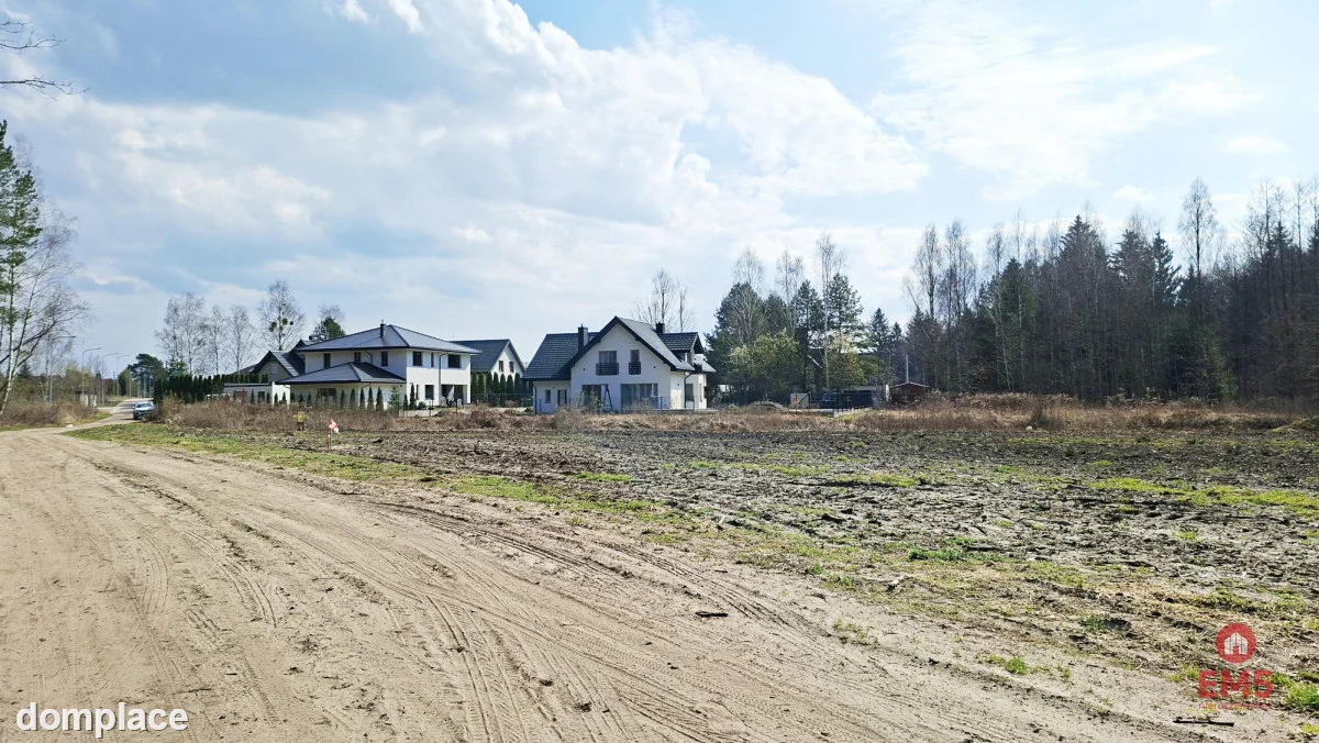Działka budowlana pod lasem. 1085 m2 — zdjęcie 5