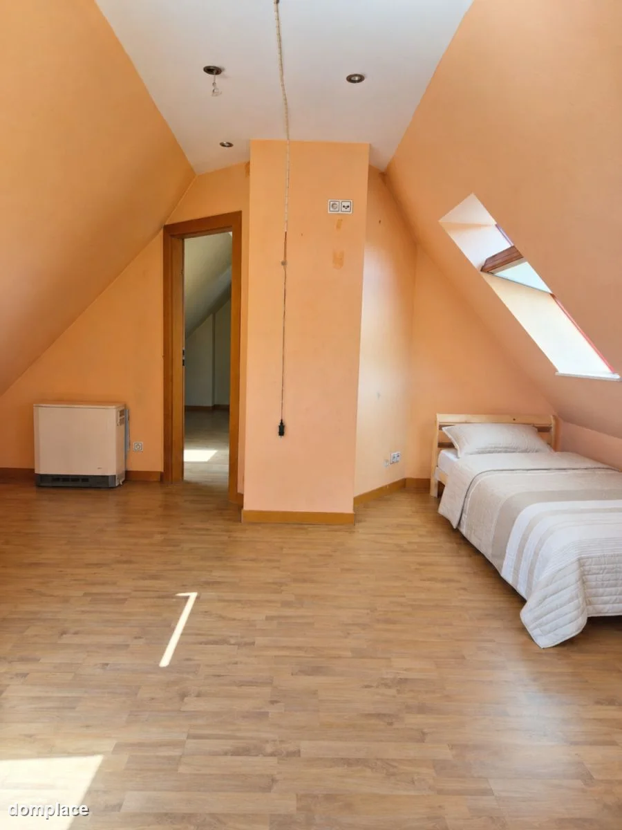 Rodzinne 2-poziomowe mieszkanie z garażem – Poznań — zdjęcie 2
