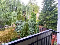 Kameralny blok wśród zieleni — zdjęcie 5