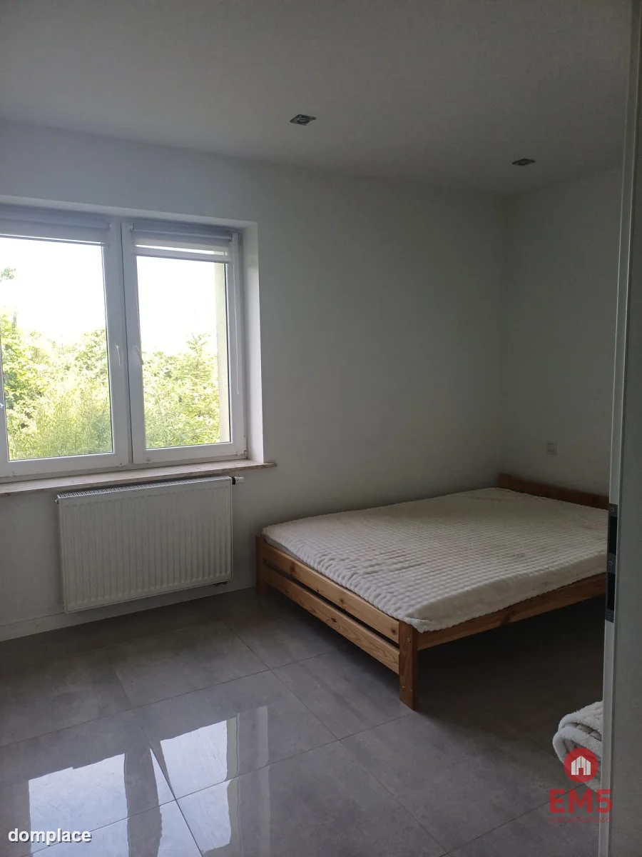 Mieszkanie 52 m² z działką 375 m² i garażem — zdjęcie 3