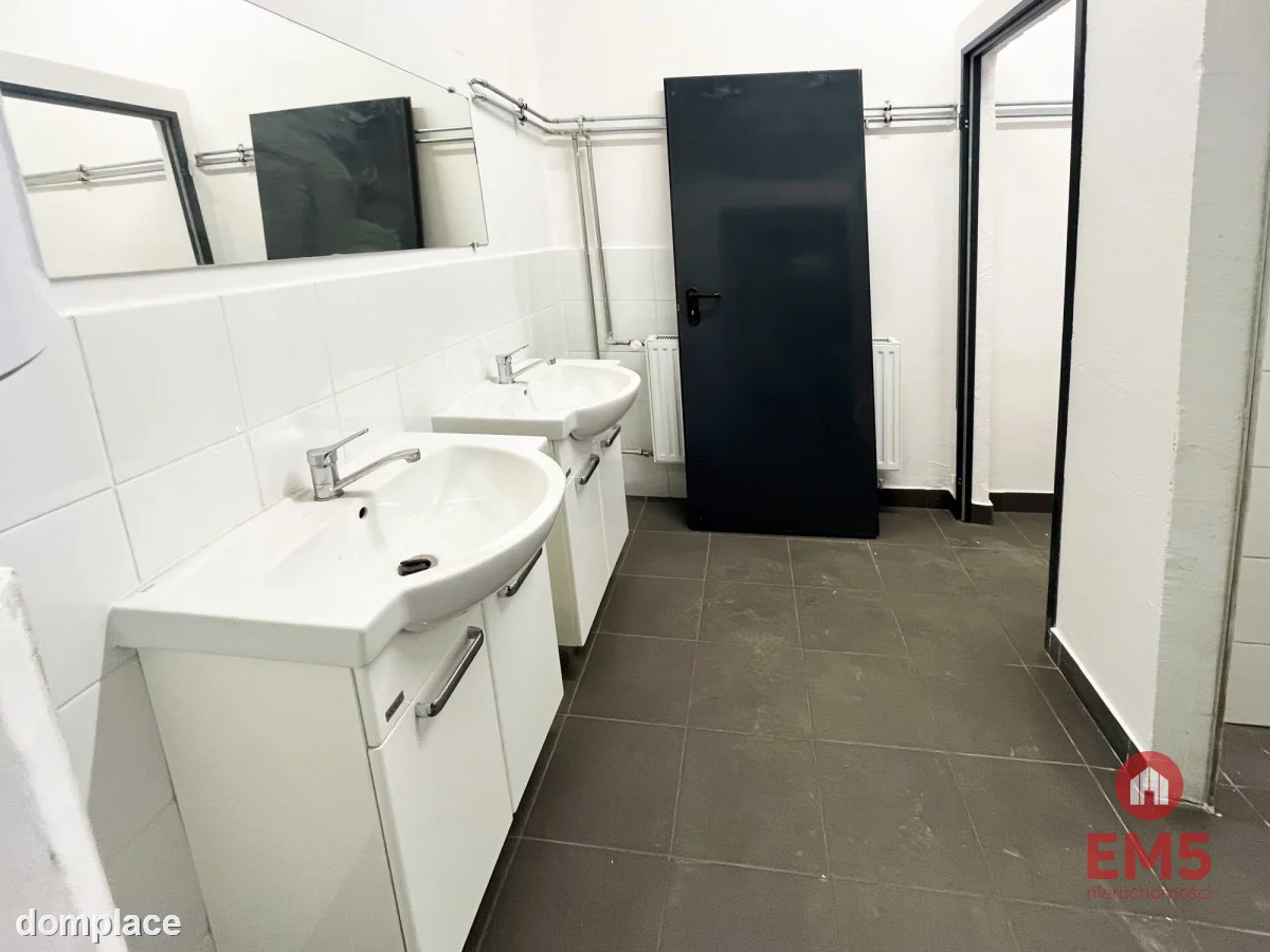 Kompleks biurowo magazynowy — zdjęcie 9