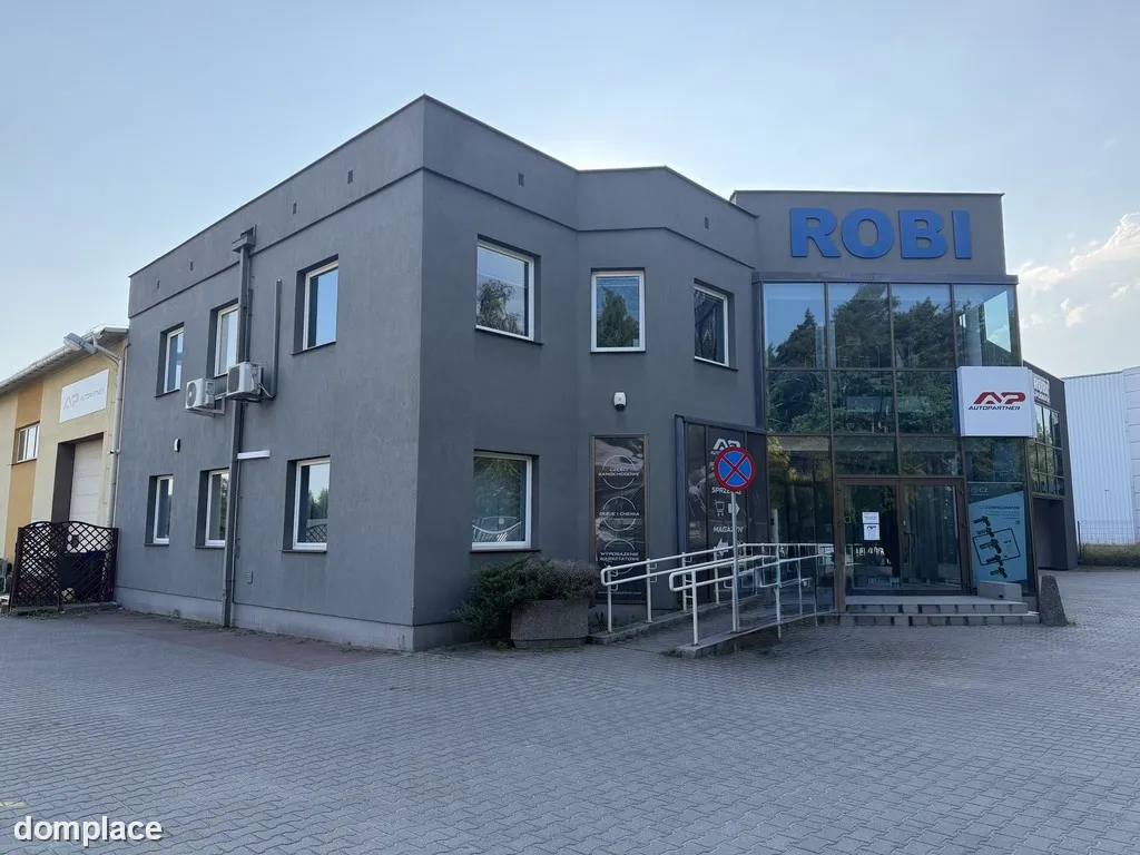 Magazyn z zapleczem biurowo-handlowym